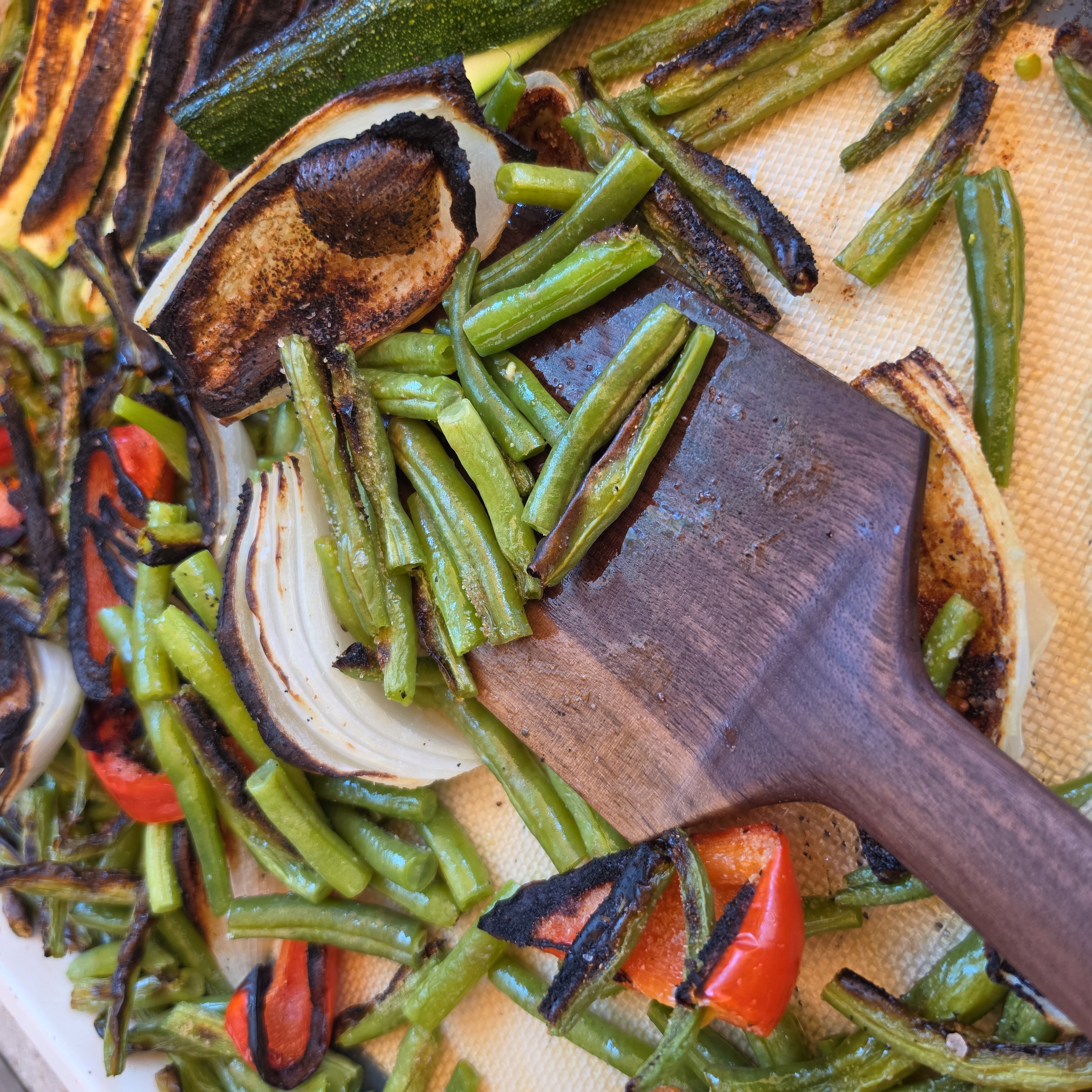 Solid wood turner spatula for high-end kitchen cooking